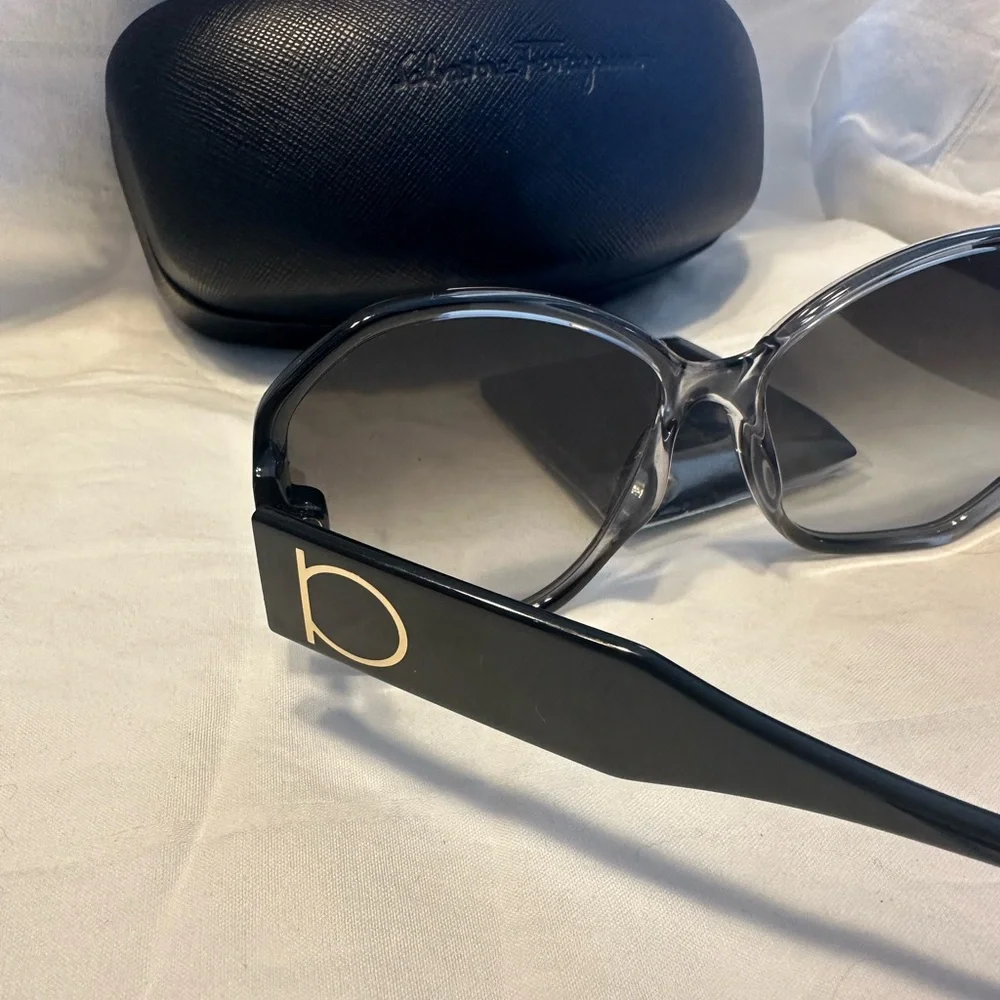 Salvatore Ferragamo ferragamo round